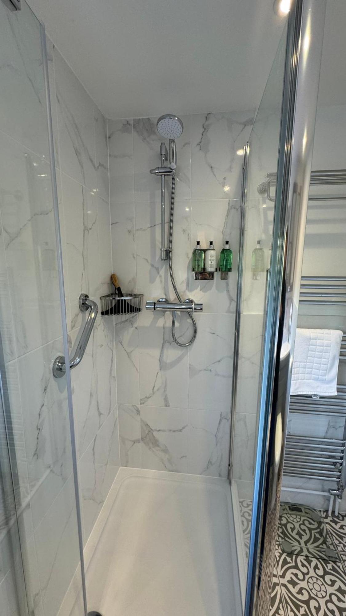 3 Bed Spa Cottage Southwater Exterior foto