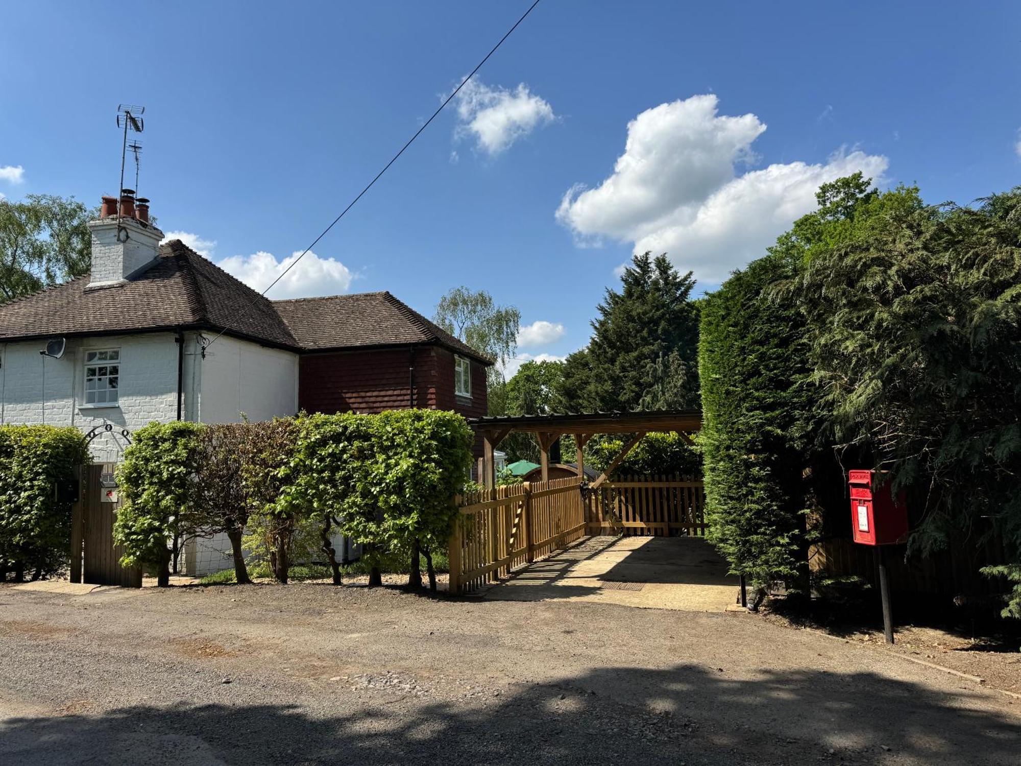 3 Bed Spa Cottage Southwater Exterior foto
